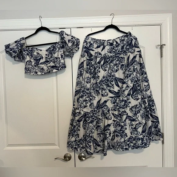 Abercrombie Skirt Set - Picture 2 of 10